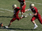 PG世界杯2026-苏亚雷斯赛后评分拉满！那不勒斯力克伊拉克展现欧冠级统治力